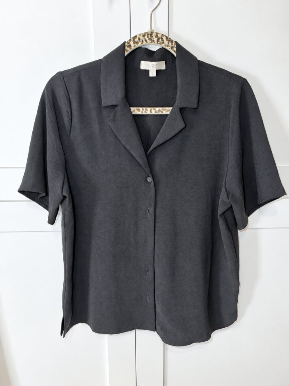 Nine Britton Black Textured Short Sleeve Button-Up Blouse – Size Small